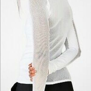NWT $84.95 white Fabletics Arleta Shaila Sculptknit Long Sleeve Top Sz. Large
